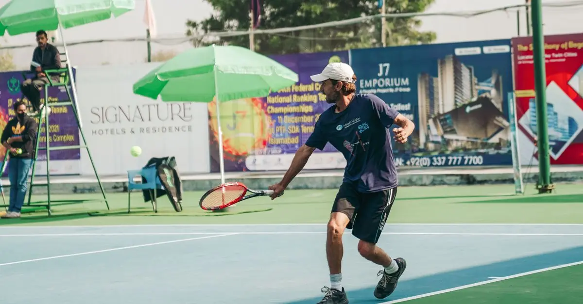 Les avantages de jouer au tennis en double