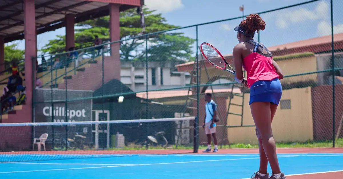 10 conseils incontournables pour perfectionner votre jeu de tennis