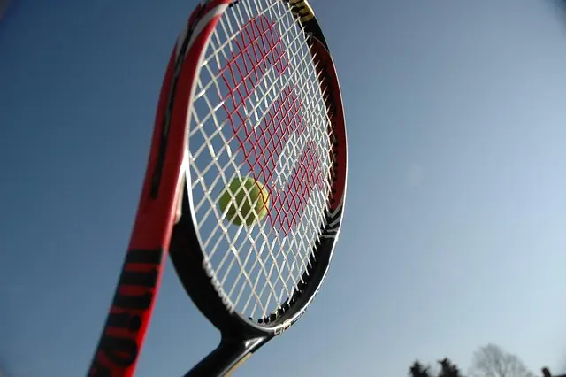 Comment bien choisir sa raquette de tennis : Guide complet