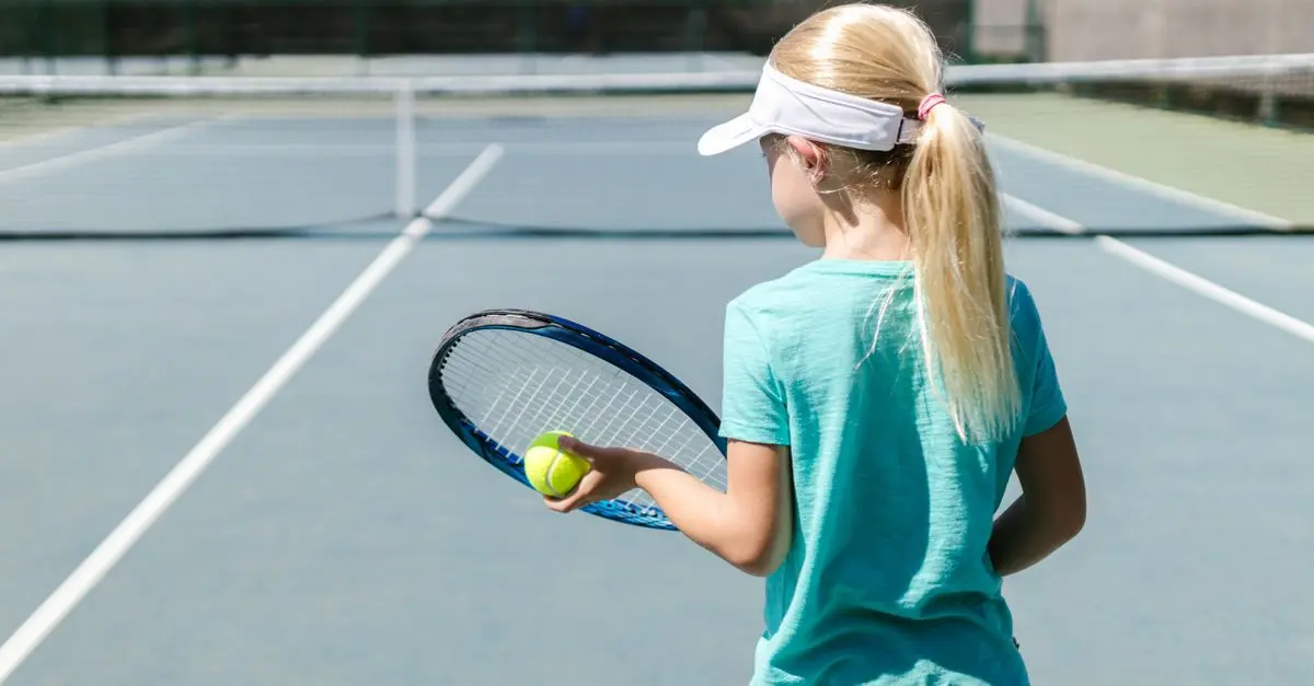 Guide pratique pour débuter le tennis dès le jeune âge